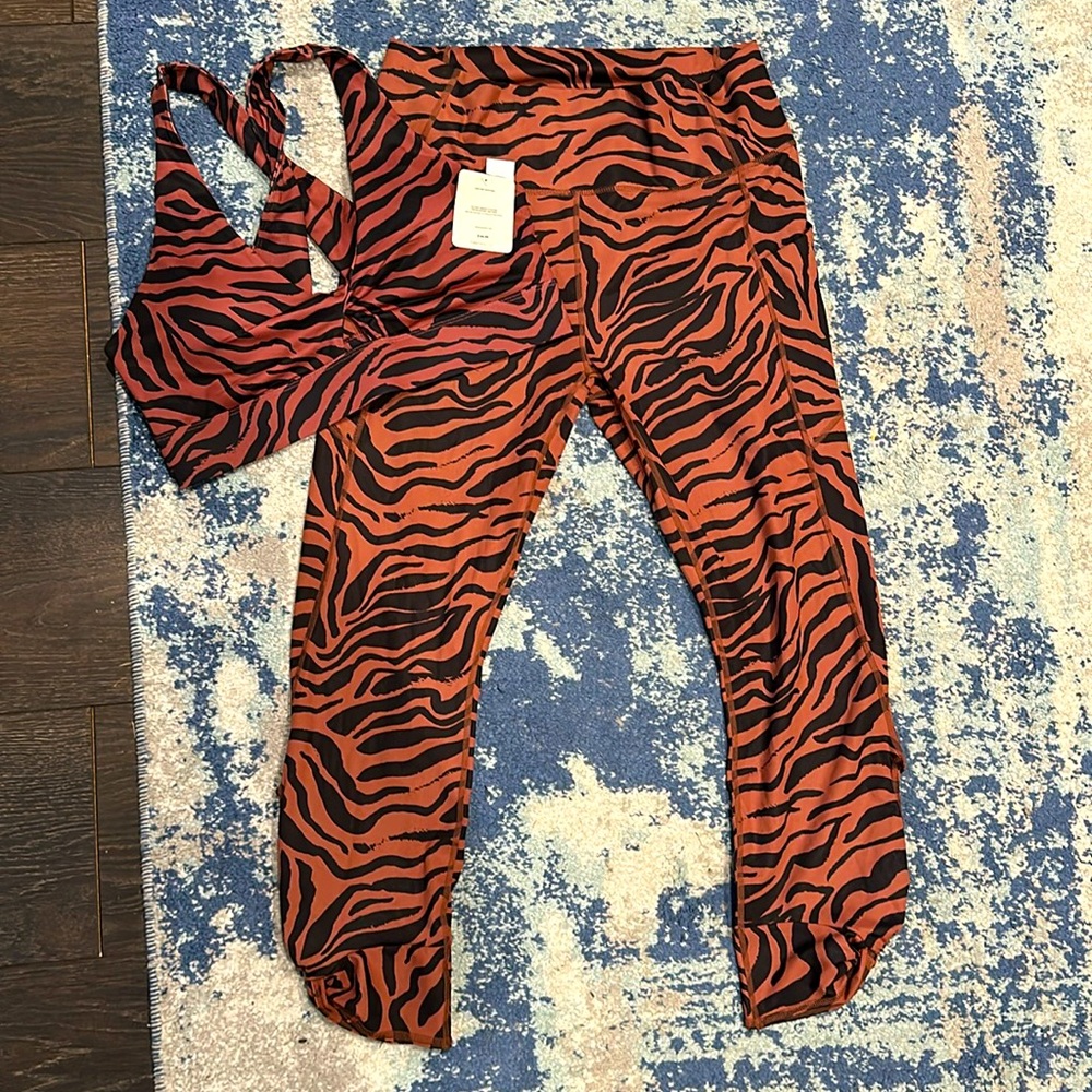 BRAND NEW. Fabletics workout set